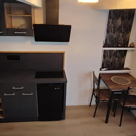 Avec Jardin Apartment *